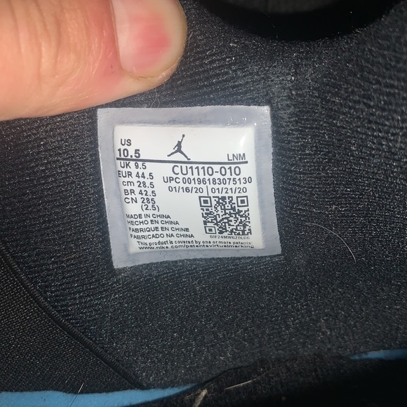 Air Jordan 4 Black Cat 2020 - Picture 4 of 5